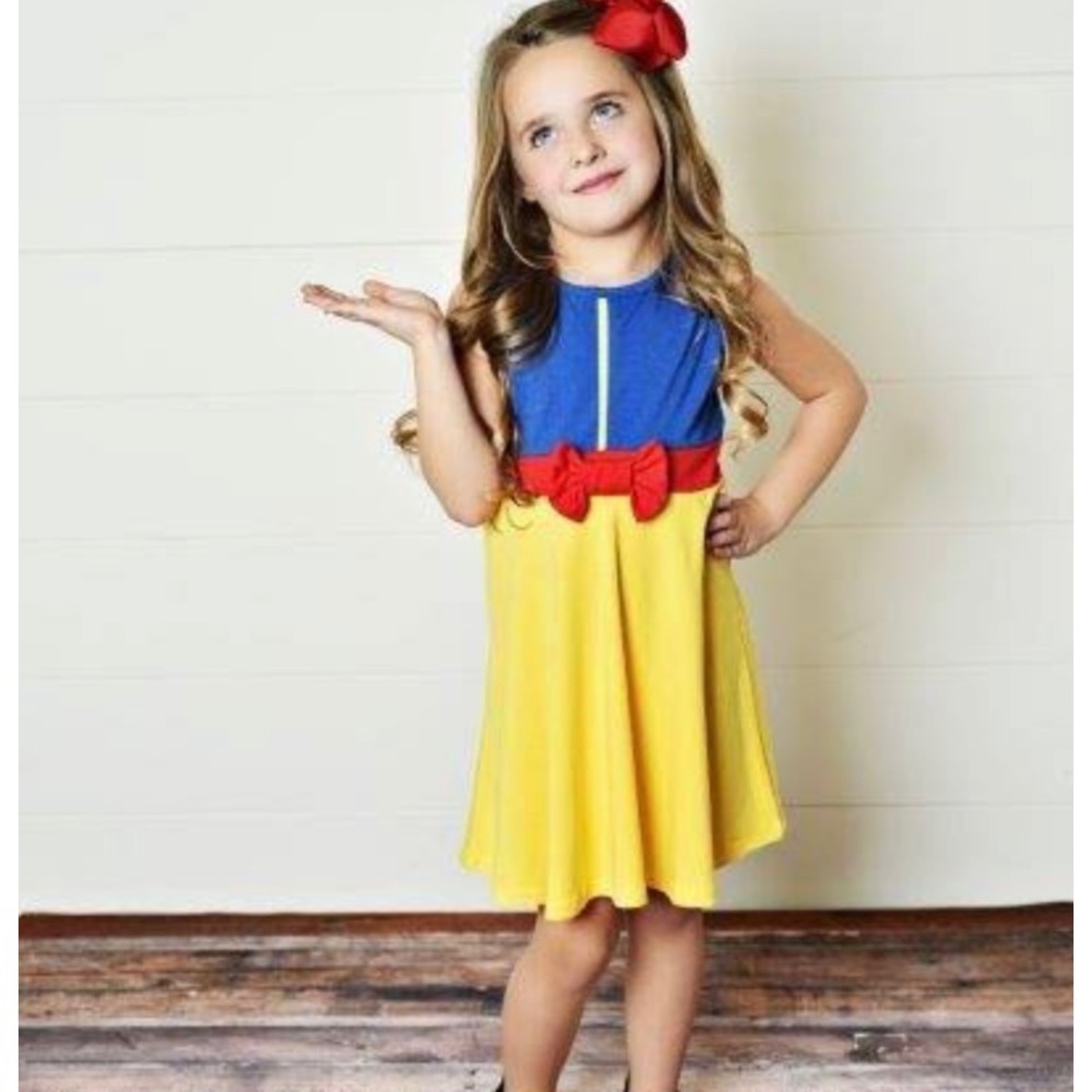 Snow White Inspired Play Dress/ Disney Bounding